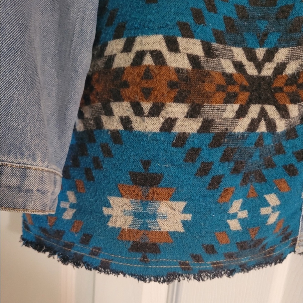 Aztec pattern denim jacket - Picture 10 of 11